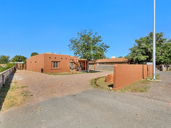 2nd image of 1809 N Valley Dr