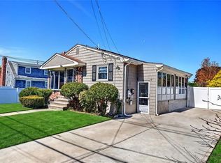 8 Ashby St, Johnston, RI 02919