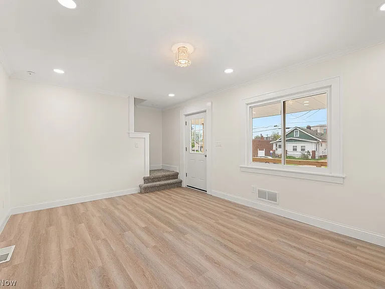 14016 Lakota Ave — Photo 9