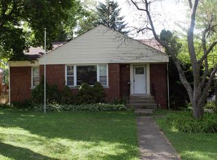 1215 E Willow Ave, Wheaton, IL 60187