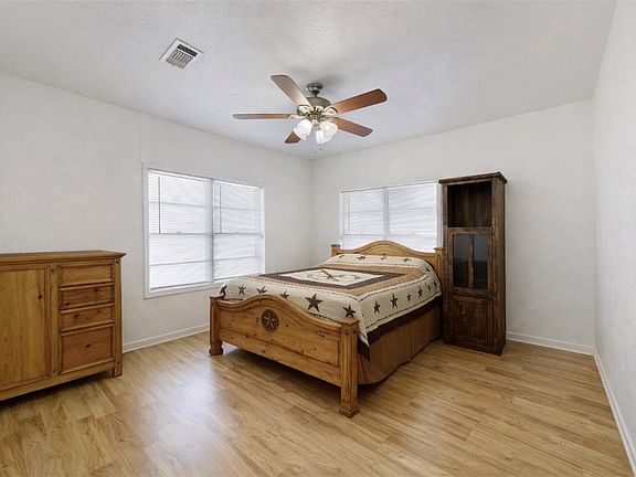 5th image of 202 S Broadway St