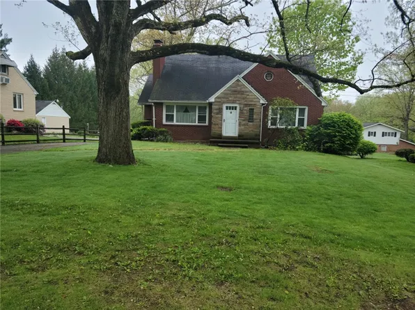 1915 Shady Dr, Farrell, PA 16121