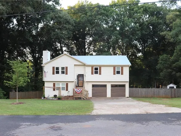 1508 Country Ct, Auburn, GA 30011