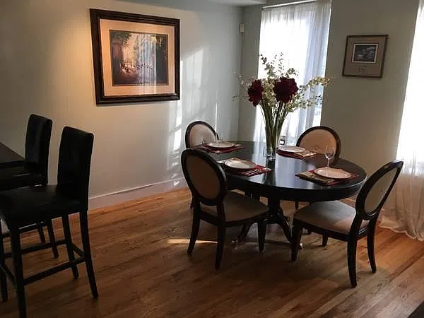 1423 Columbia Rd NW — Photo 2