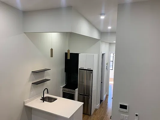 Rented by Metro Prop NY Corp | media 12