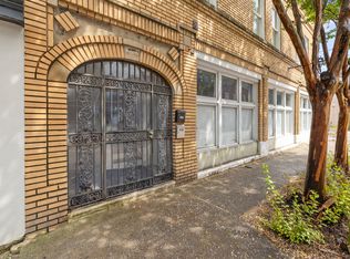 410 Drayton St, Savannah, GA 31401