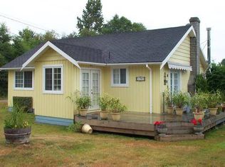 1395 Peltier Dr, Point Roberts, WA 98281