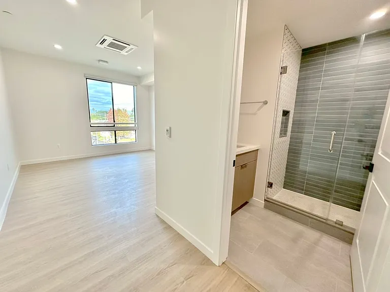 11500 Culver Blvd — Photo 9