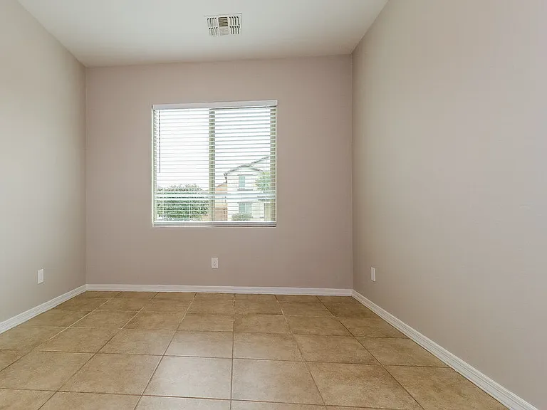 25446 W Carson Dr — Photo 12