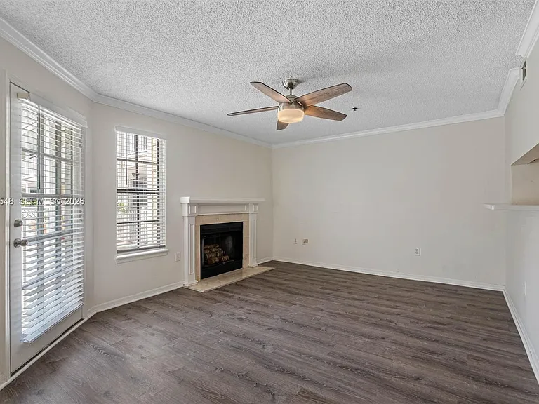 1000 W Horatio St #114 — Photo 10