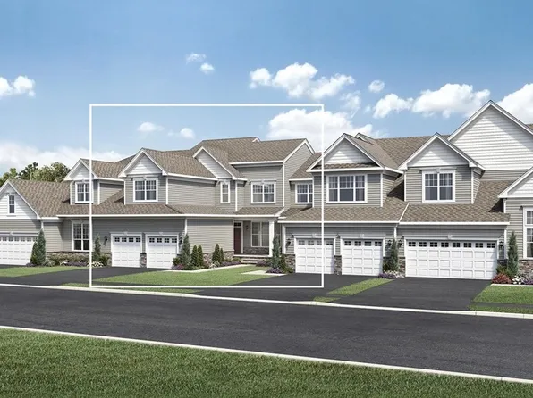 40 Richardson Dr #284, Millis, MA 02054