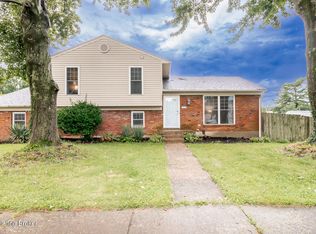 8221 Rochelle Rd, Louisville, KY 40228
