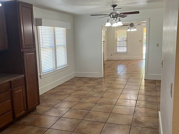 3rd image of 1209 Bawcom St #1209