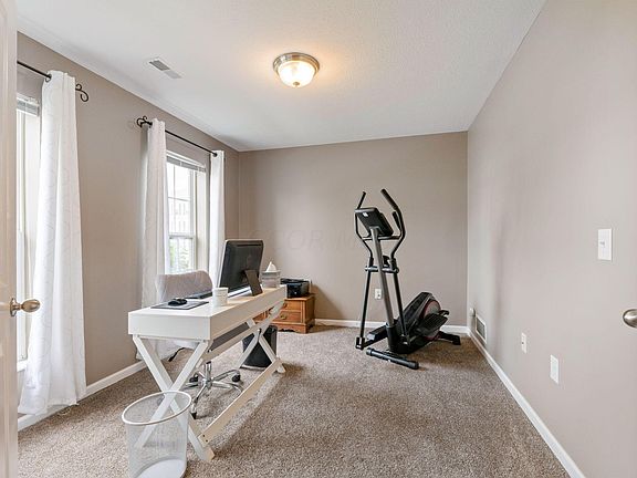 5th image of 286 Silver Maple Dr