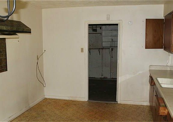 5th image of 5414 Melanite Ave