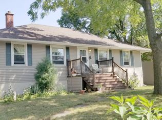 4537 Ivanhoe Ave, Lisle, IL 60532