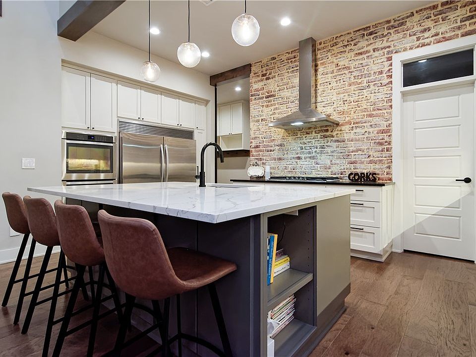 1st image of 137 E Spring St