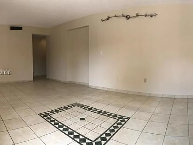 341 W Park Dr #103-15 — Photo 8