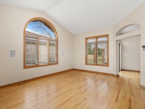 4th image of 7564 Tamarisk Dr