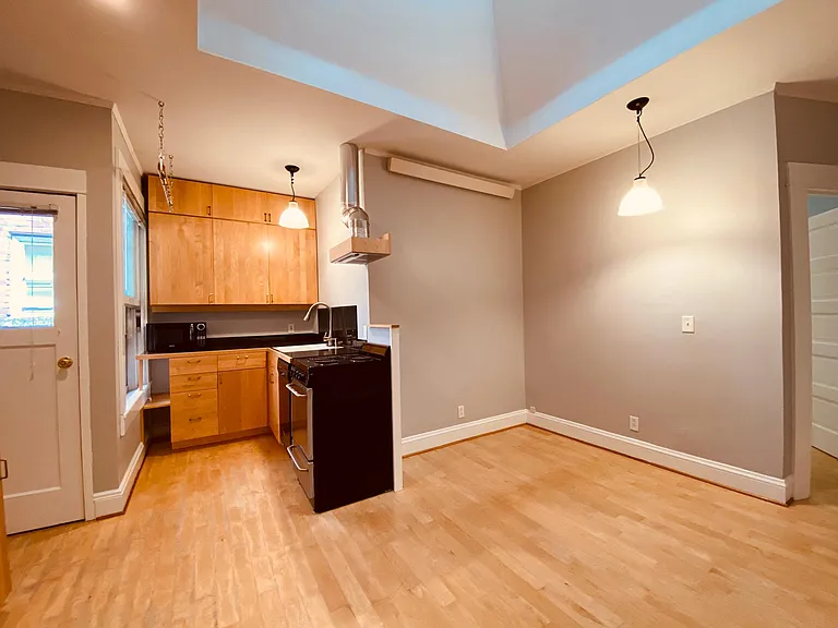 2354 NW Glisan St #7 — Photo 9