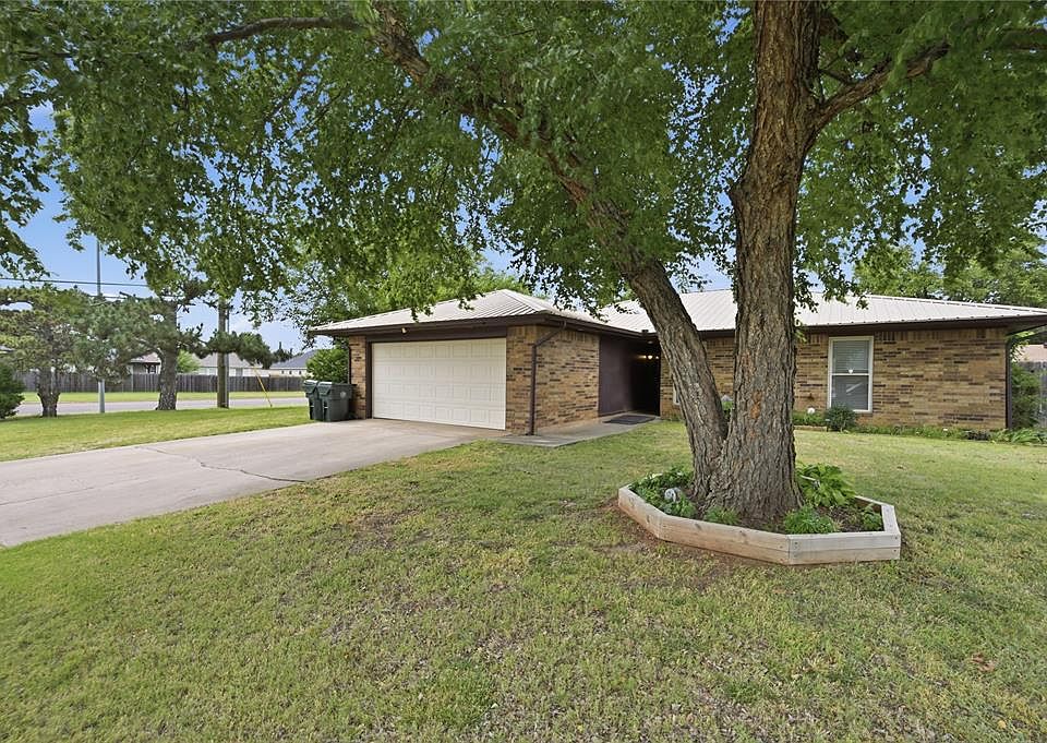 1st image of 1331 Alviola Ave