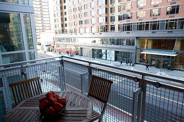 Sold by Citi-Spaces | media 4