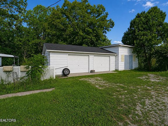 5th image of 682 Dunbar Rd