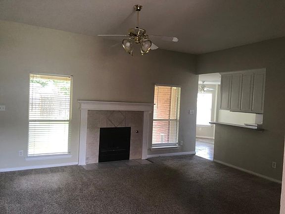 2nd image of 1624 Meadowlark Dr