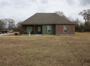 6744 Lone Oak Dr, Erwinville, LA 70729