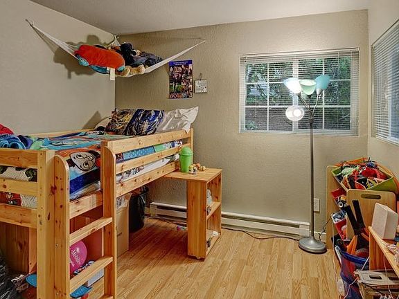 4th image of 10015 NE 120th Ln