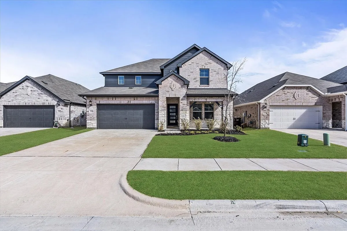 4 bed, 3100 sqft, $4,000 — Photo 1
