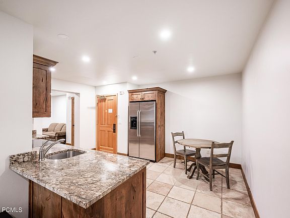 4th image of 2260 Park Ave #9
