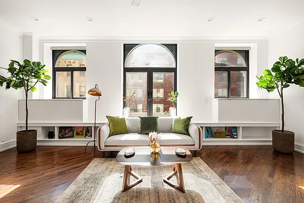 Sold by Compass | media 1