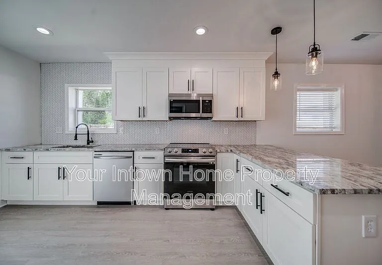 1047 Grant Way SE — Photo 7