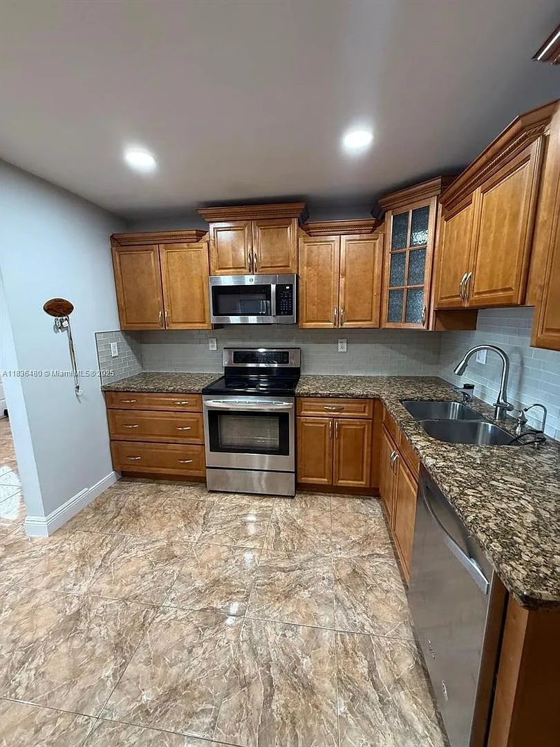 4281 NW 35th Terrace, Lauderdale Lakes, FL 33309 — Photo 3