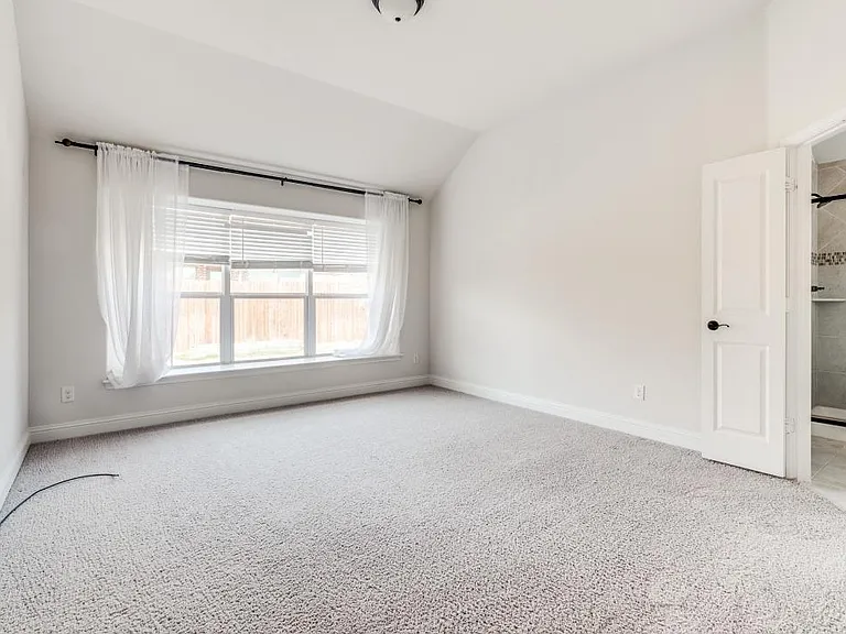 7521 Rothbury Dr — Photo 7