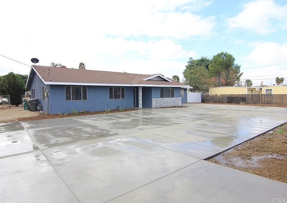 1st image of 40525 Johnston Ave