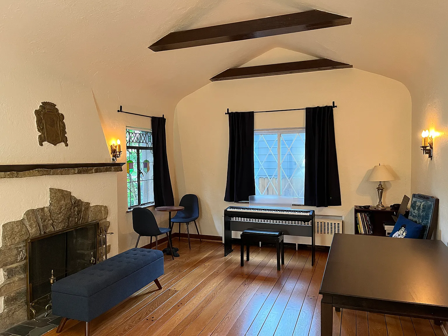 5 bed, 2.5 bath, 2388 sqft, $640 — Photo 2