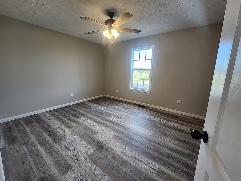 318 Cayenne Dr — Photo 8