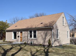 3210 W Drury Ln, Milwaukee, WI 53215