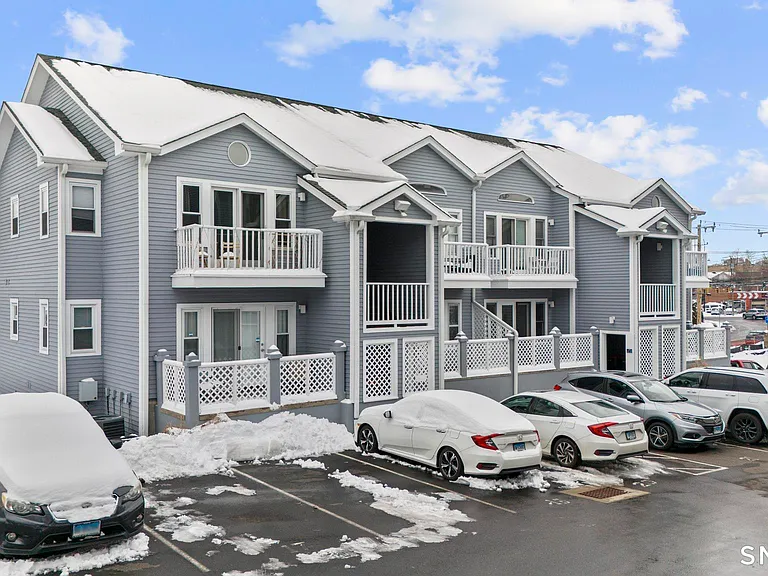 31 High St #4-2C — Photo 19