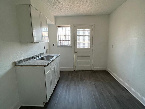 3rd image of 624 S Danny Thomas Blvd Unit 7