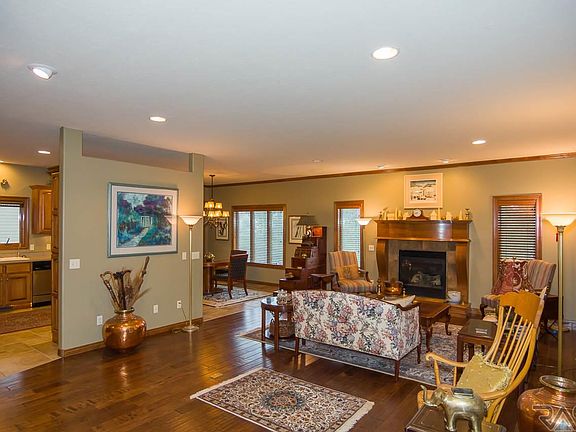 5th image of 6209 S Heatherridge Ave