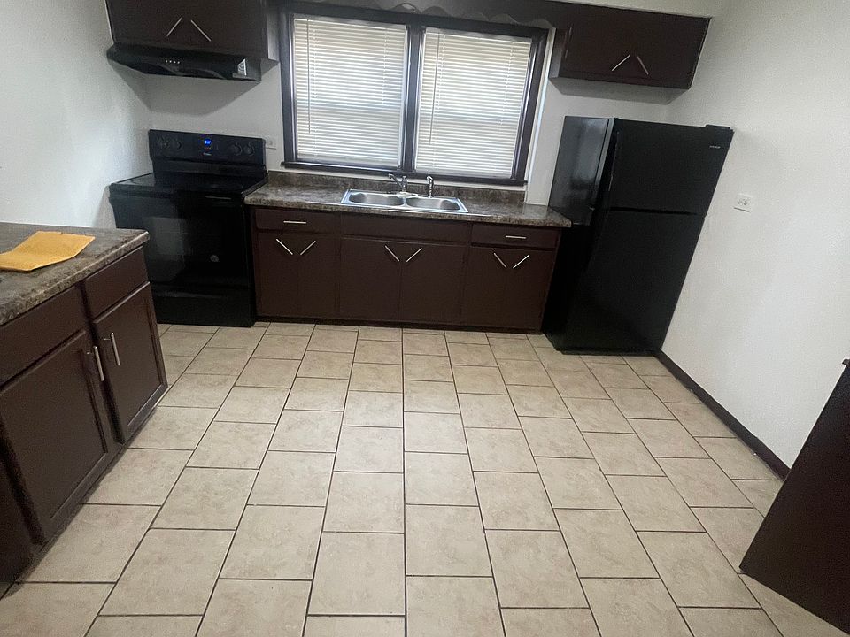 1st image of 15032 Dorchester Ave APT 2E