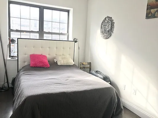 Rented by EXR | media 22