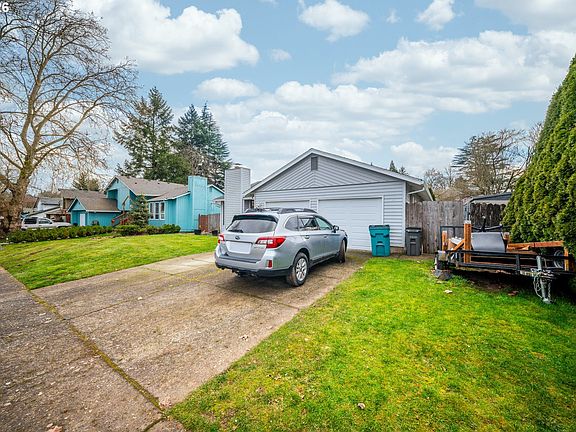 2nd image of 2107 NE 94th St