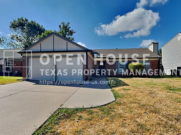 1702 Crimson Ct, Arlington, TX 76018