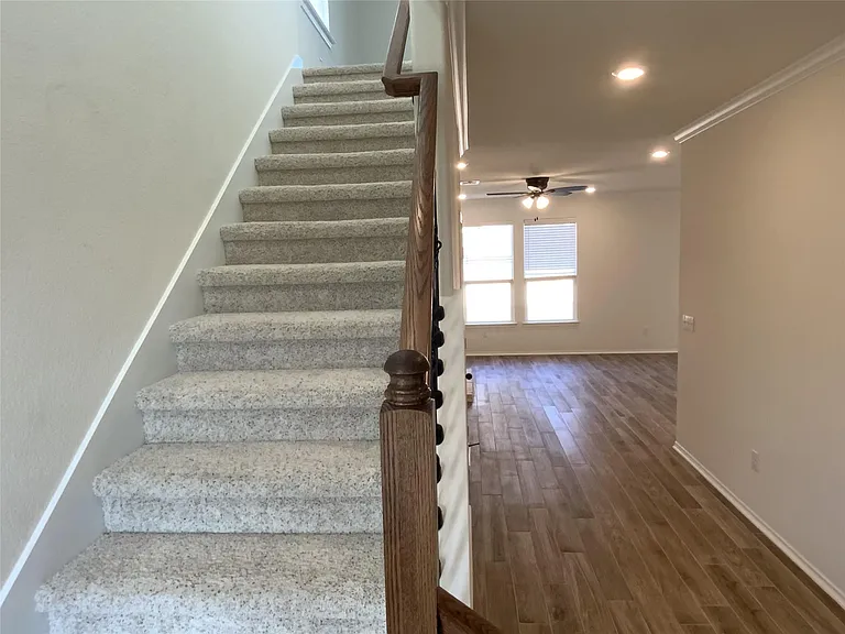 908 Solitude Dr — Photo 16