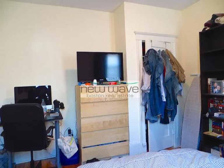 51 Queensberry St #16 — Photo 24