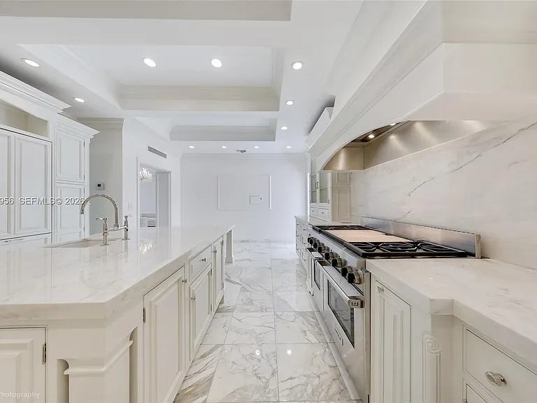 55 La Gorce Cir — Photo 15